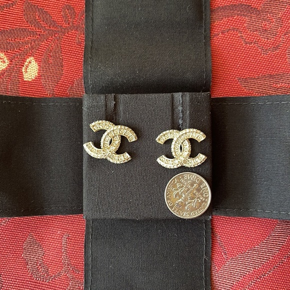 Chanel - Picture 3 of 3